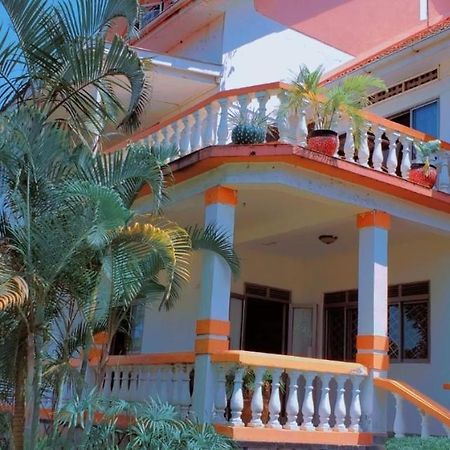 La Feve Beach Bed And Breakfast Entebbe เอนเทบเบ้ ภายนอก รูปภาพ