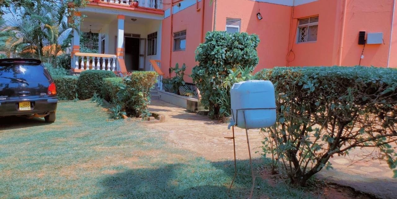 La Feve Beach Bed And Breakfast Entebbe เอนเทบเบ้ ภายนอก รูปภาพ