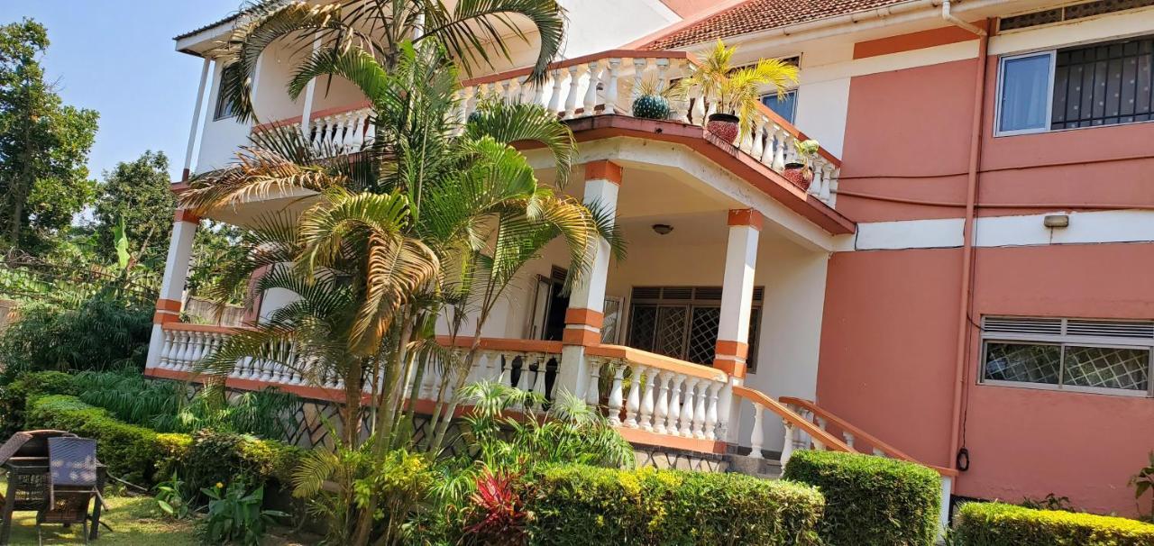 La Feve Beach Bed And Breakfast Entebbe เอนเทบเบ้ ภายนอก รูปภาพ