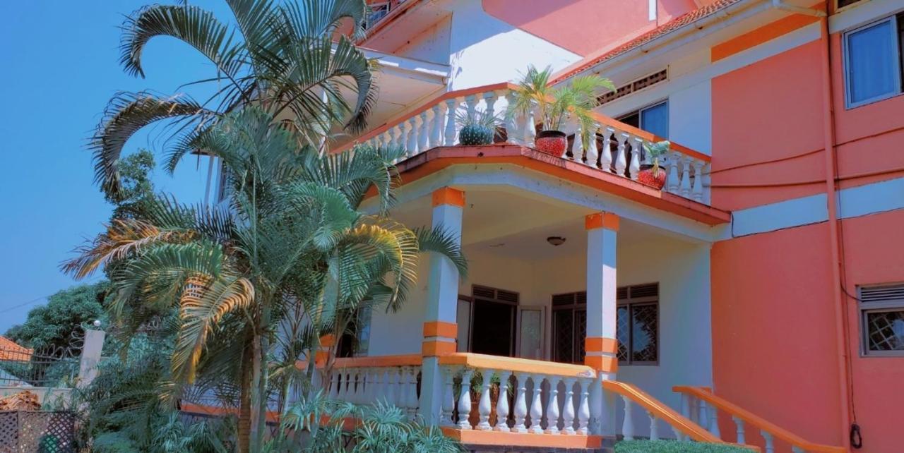 La Feve Beach Bed And Breakfast Entebbe เอนเทบเบ้ ภายนอก รูปภาพ