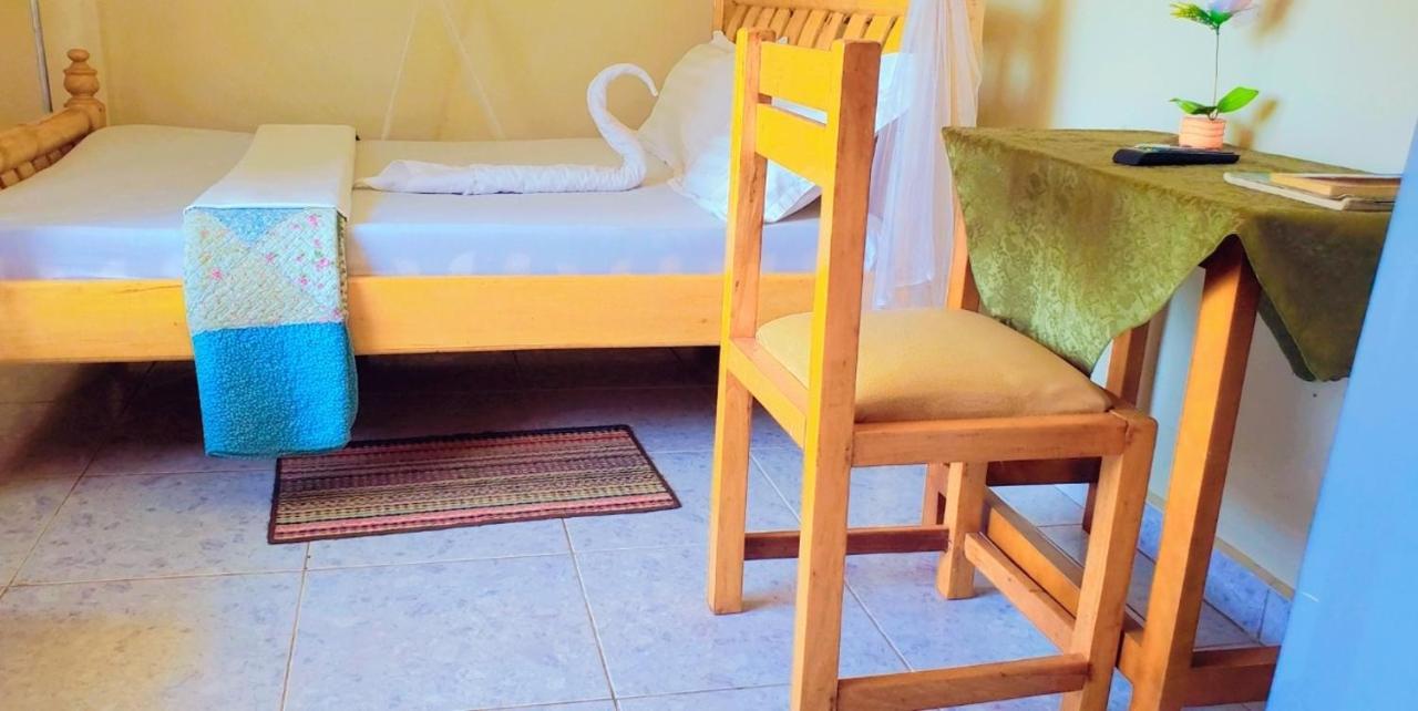 La Feve Beach Bed And Breakfast Entebbe เอนเทบเบ้ ภายนอก รูปภาพ